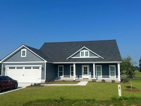 16 Edgewater Ct, Tifton, GA 31793