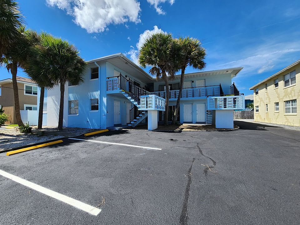 1st image of 2593 N Oleander Ave #6