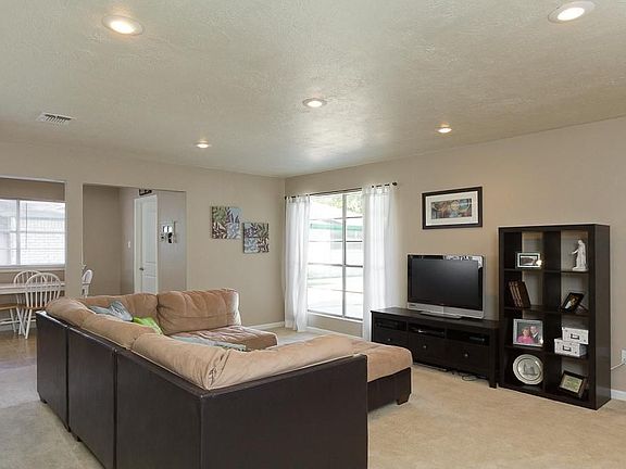 5th image of 13730 Woodchester Dr
