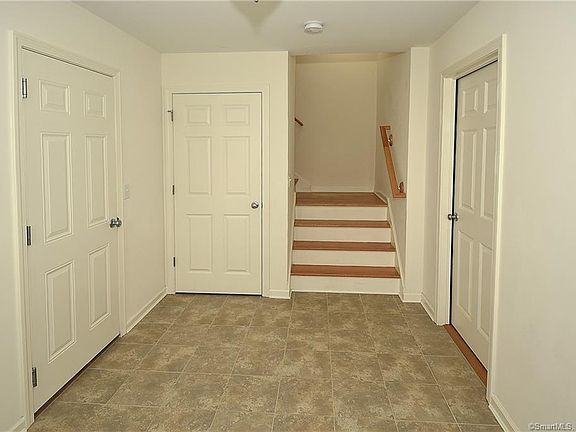 4th image of 221 Pepin Pl #221