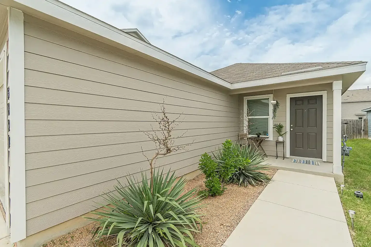 3 bed, 1440 sqft, $1,695 — Photo 2