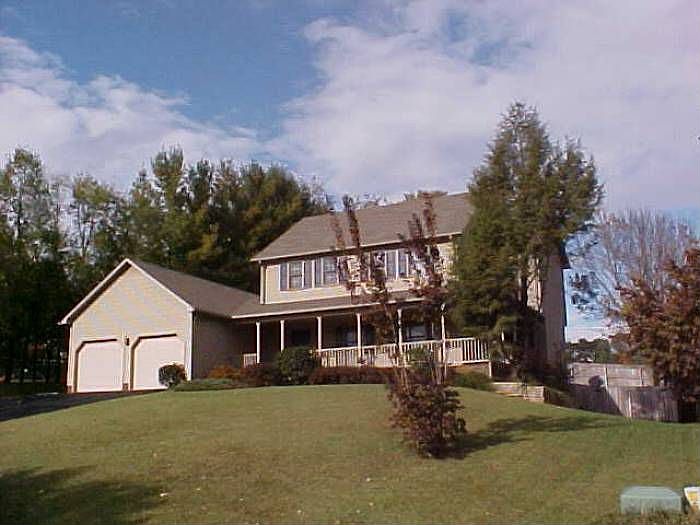 1203 Lone Oak