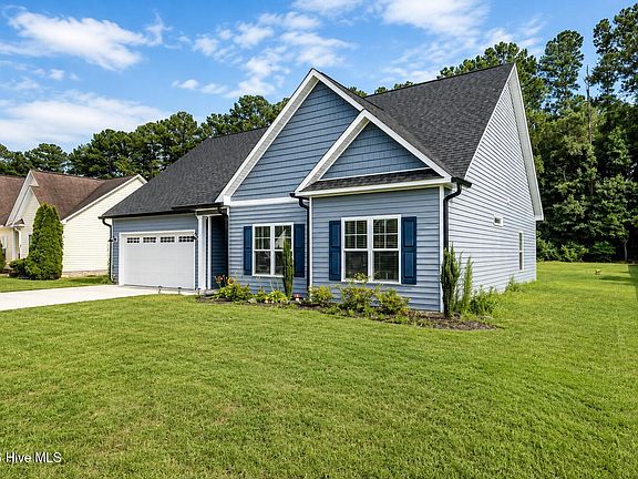 2nd image of 209 Pecan Grove Court