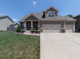 912 SW 35th St, Lees Summit, MO 64082