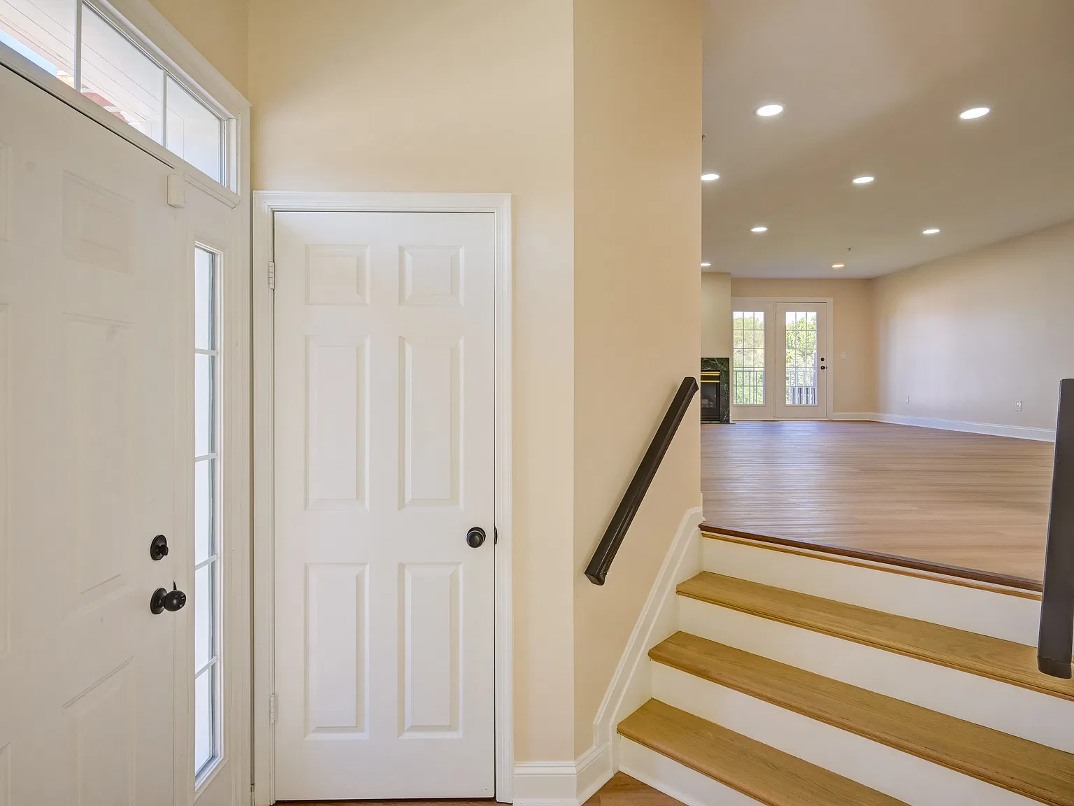 3 bed, 2366 sqft, $3,200 — Photo 4