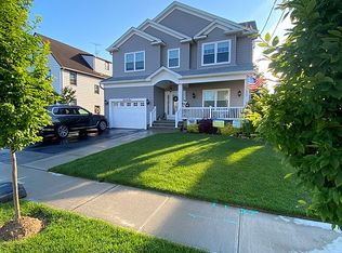 21 Davison Ave, East Rockaway, NY 11518