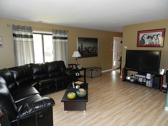 3rd image of 9220 W Auburn Ct #904