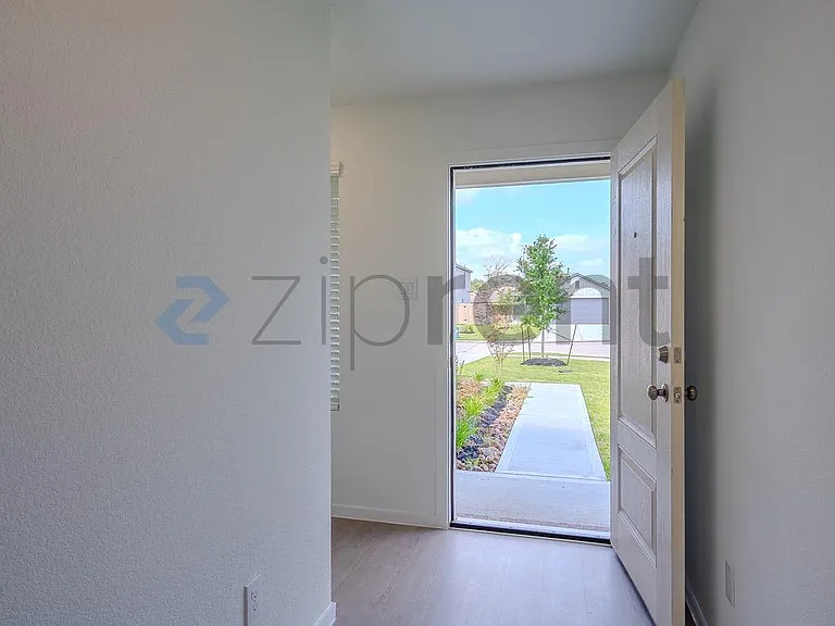 31416 Pratola Serra Cir — Photo 5