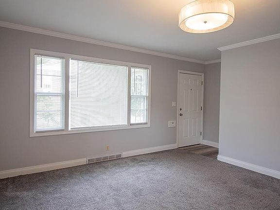 2nd image of 4719 Cuming St