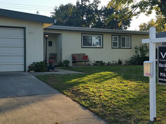 2nd image of 2422 Town Cir