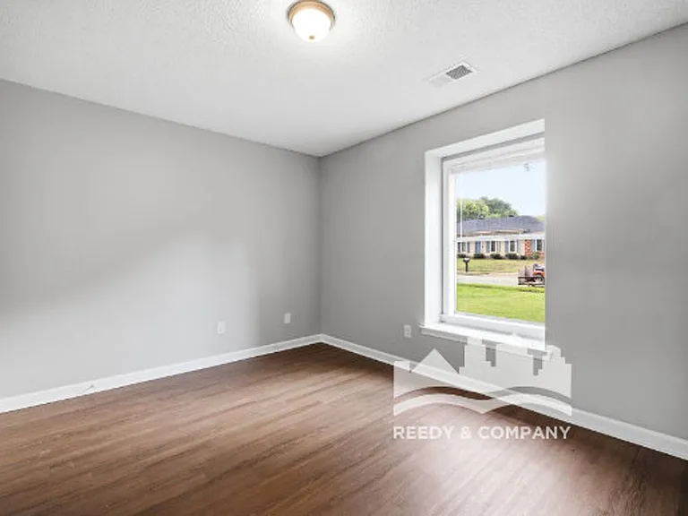 6213 Holly Park Dr — Photo 29