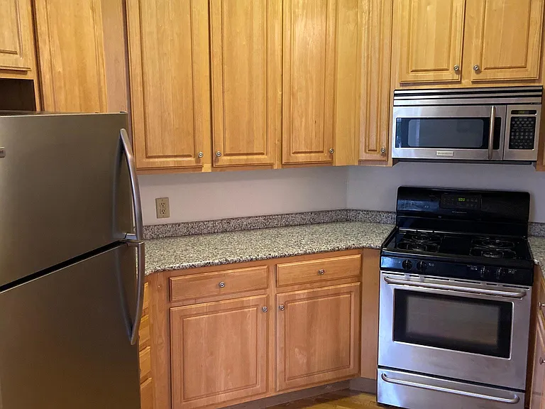 218 E Hector St #3 — Photo 1