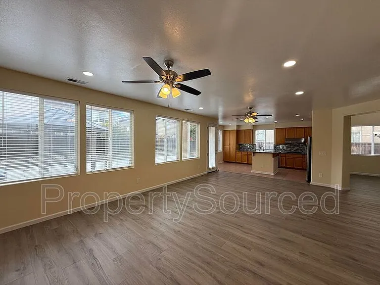 1830 Persimmon Way — Photo 9