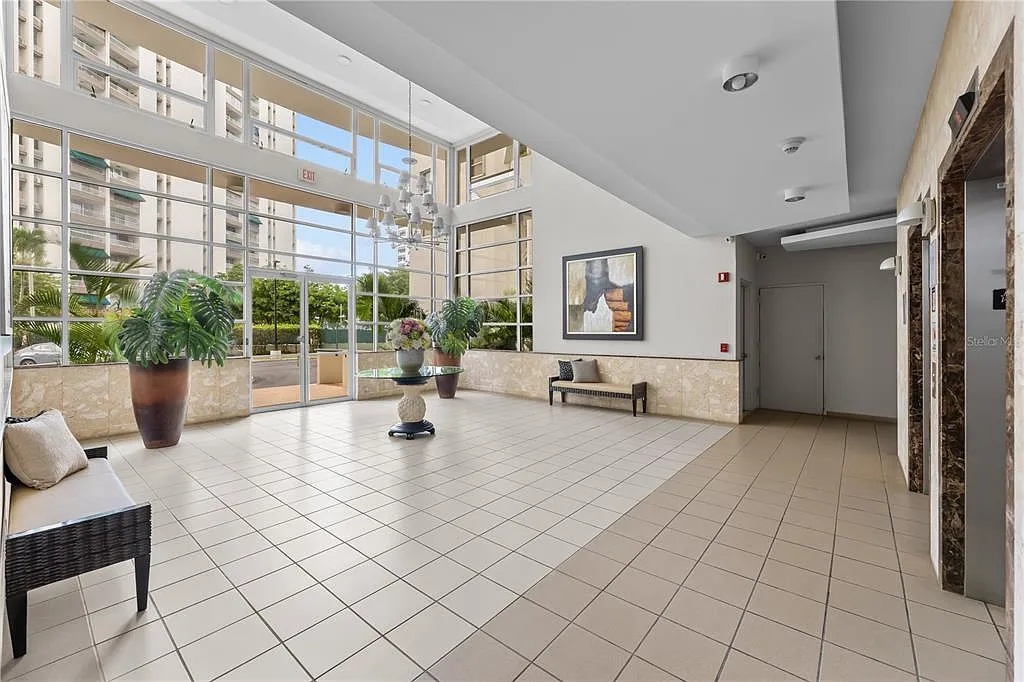 3 bed, 2.0 bath, 1717 sqft, $4,500 — Photo 3