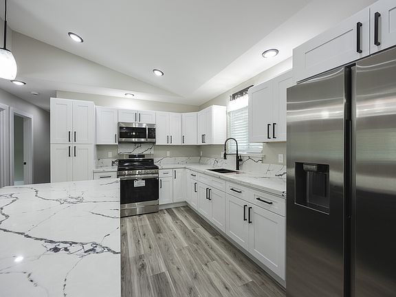 3rd image of 16-2074 Sandalwood Dr