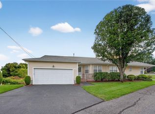 6 Quail Ridge Rd, North Providence, RI 02904