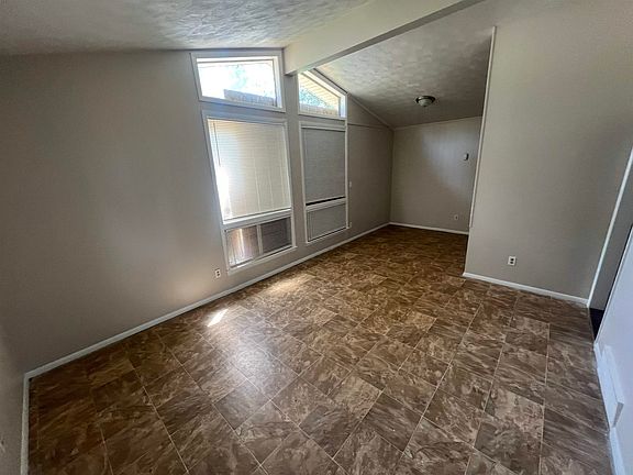 5th image of 2275 Cassie Ave