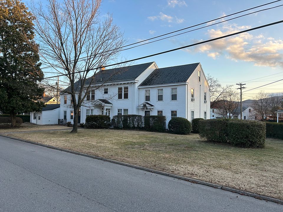 1st image of 416 1/2 Roanoke Blvd