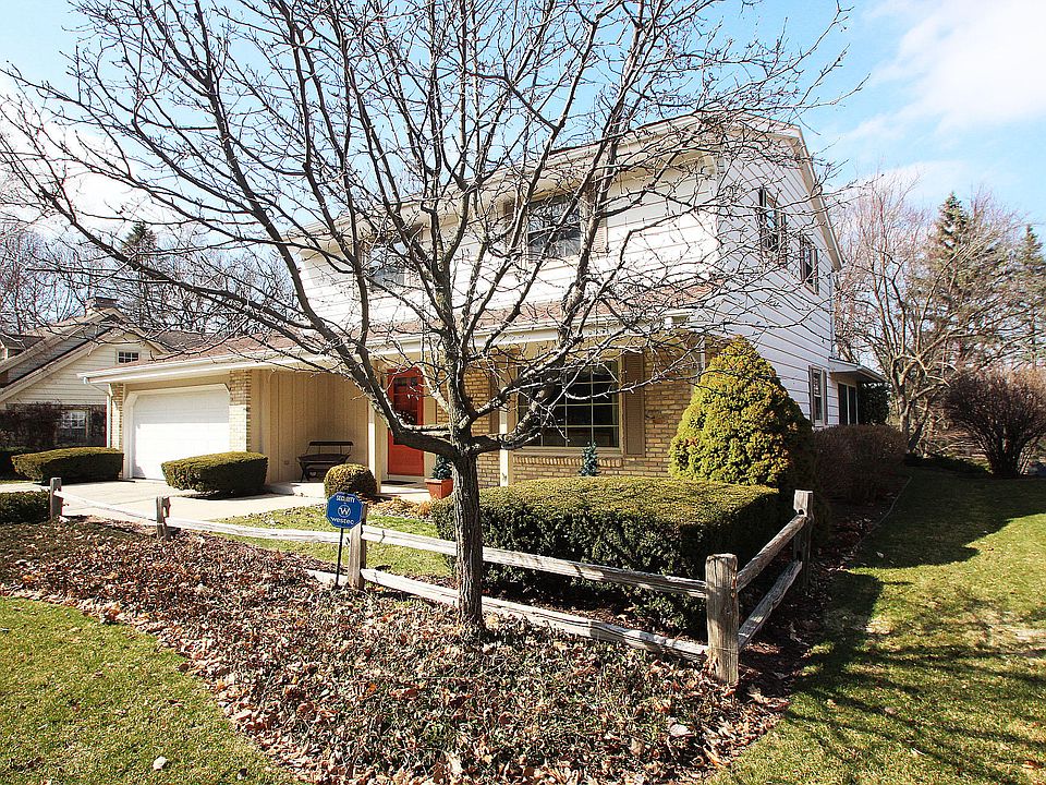 1st image of 1322 Hawthorn Dr