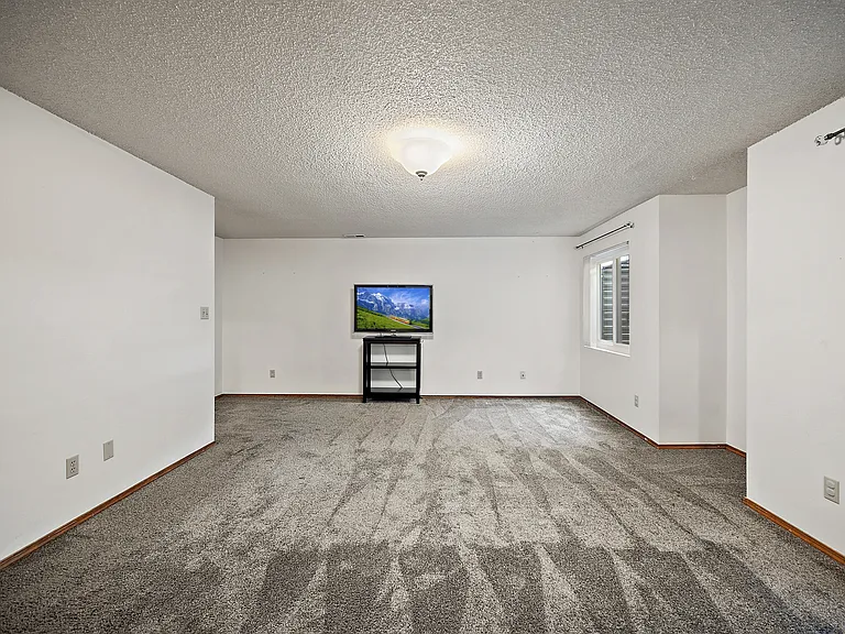 5855 Northwind Dr — Photo 26
