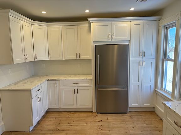 3rd image of 72 Prospect St #3
