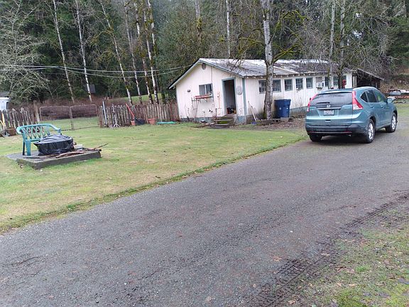 2nd image of 1421 N Machias Rd