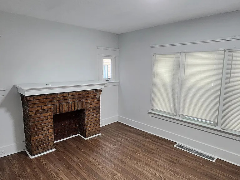 192 Lisbon Ave #1 — Photo 2