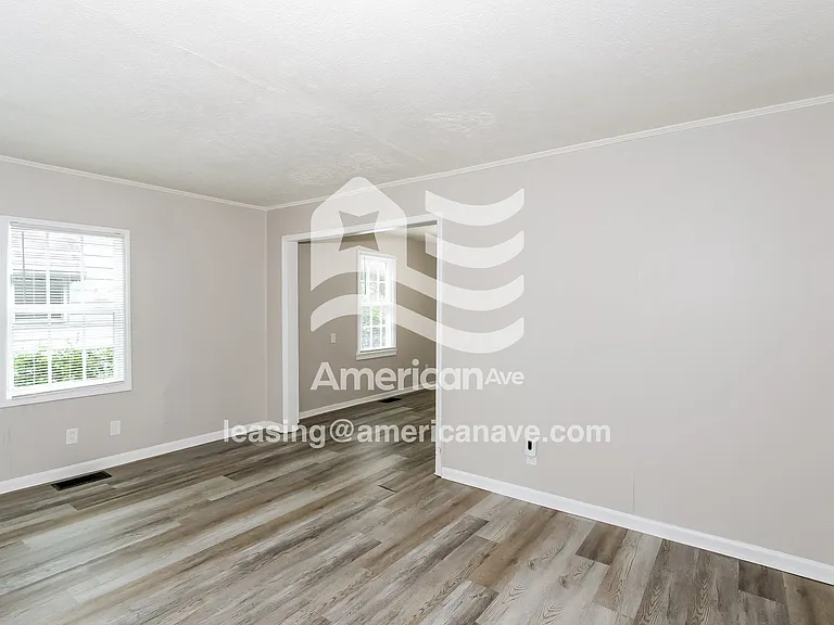 1052525_004_living_room_12803141.jpg