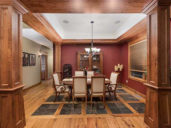 3rd image of 3992 Parkwood Dr