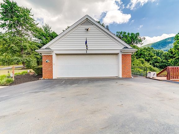 3rd image of 1441 Carlos Dr