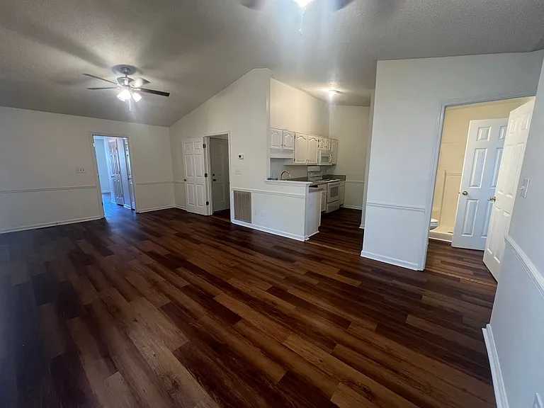 1023 Yellowhammer Ln — Photo 3