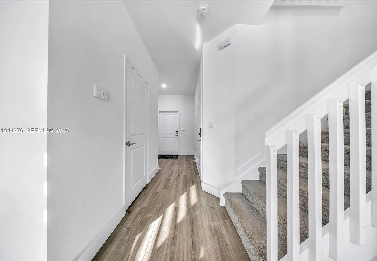 3 bed, 2.5 bath, 1651 sqft, $3,100 — Photo 2
