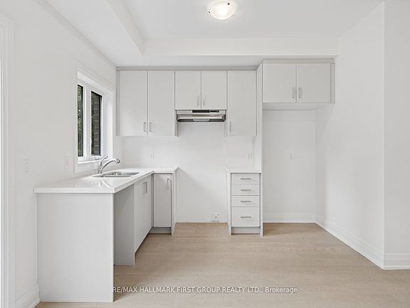 5th image of 23 Marret Ln