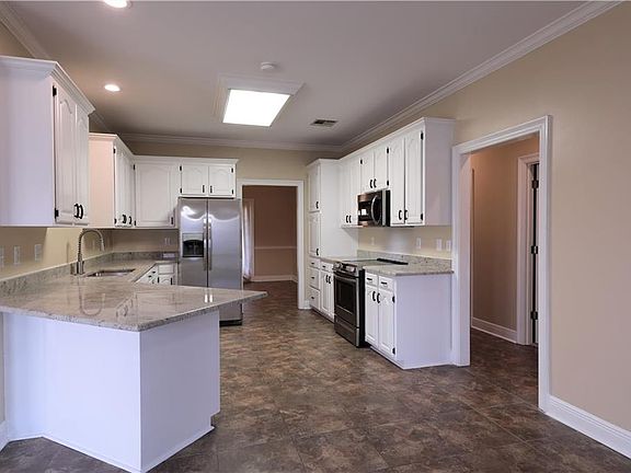 5th image of 6218 Bradford Dr