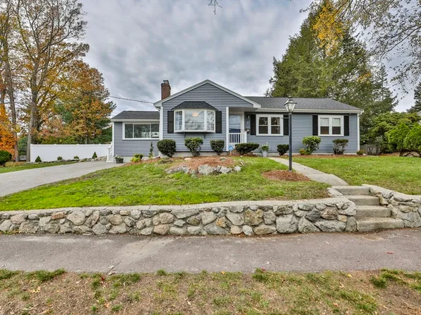 9 Nelson Ave, Wakefield, MA 01880