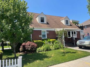 7654 267th St, New Hyde Park, NY 11040