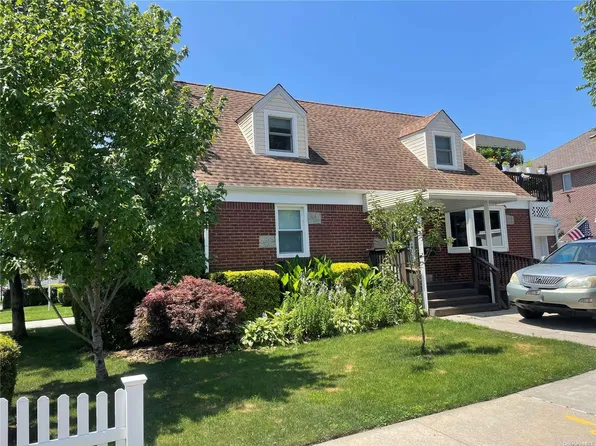 76-54 267th Street, New Hyde Park, NY 11040