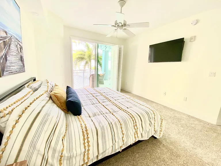215 NW Flagler Ave #202 — Photo 13