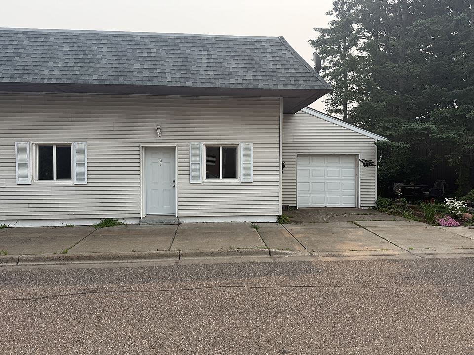 1st image of 210 2nd St