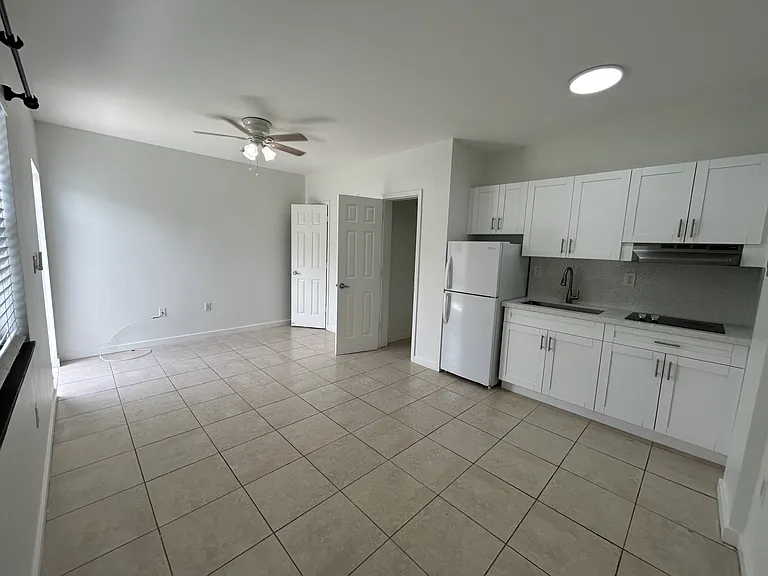 801 W 2nd Ave #2 — Photo 12