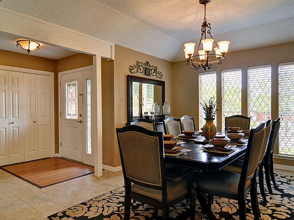 2_DSC_8732_DiningEntry.jpg