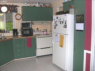 3rd image of 5101 NE 121st Ave
