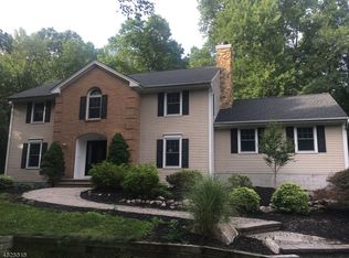 138 Crescent Pl, Allendale, NJ 07401