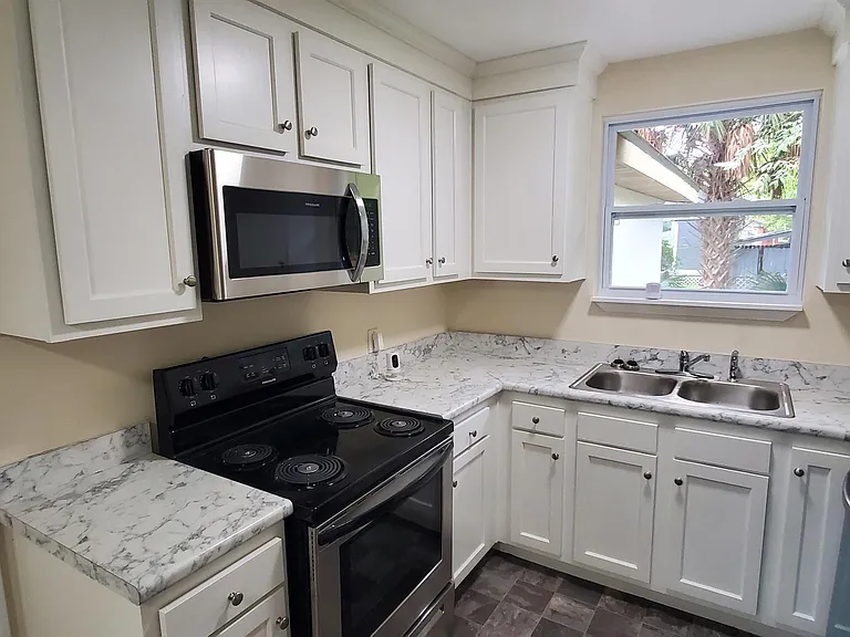 854 Allison St — Photo 5