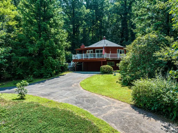 1332 Fairway Dr, Newton, NC 28658