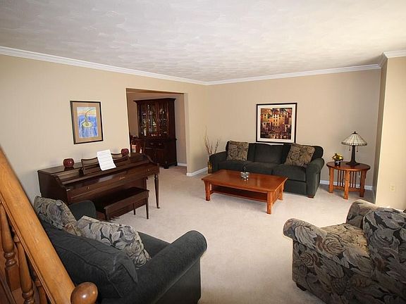 5th image of 1240 Hardwood Ln