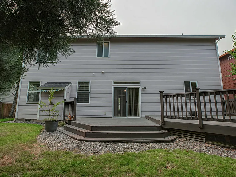 18916 SE 23rd St — Photo 38