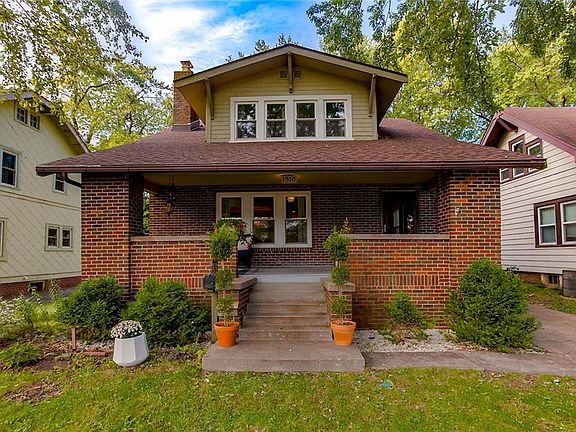 3rd image of 10127 Thorne Dr