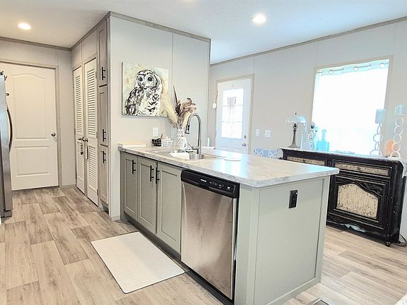 4th image of 230 Day Rd