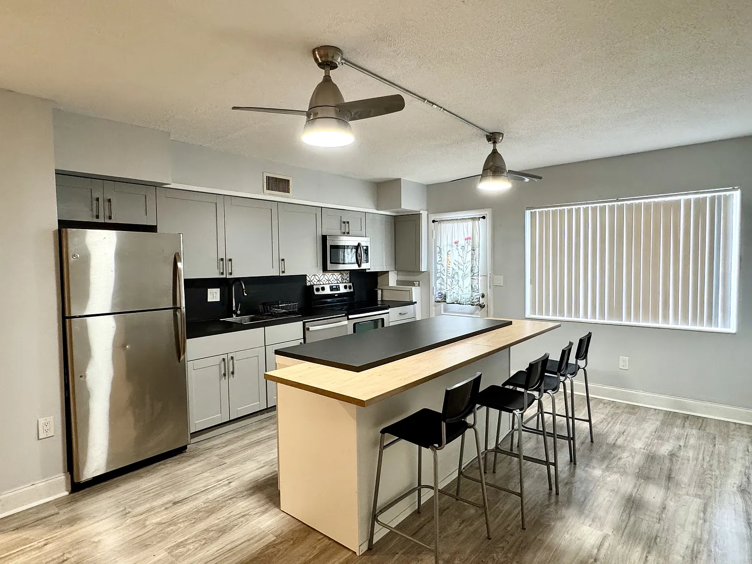 825 North Primrose Drive - 110 — Photo 4